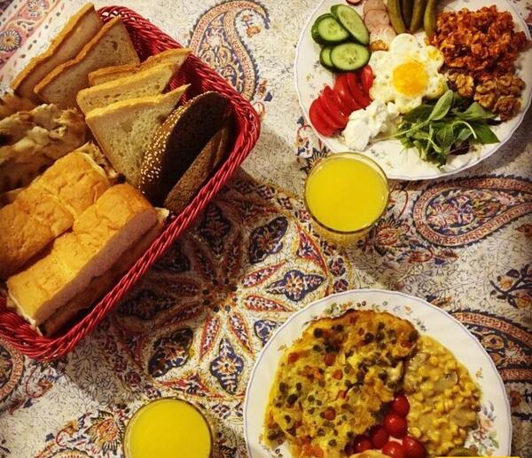 عکس صبحانه لاکچری دونفره