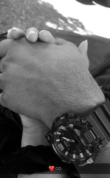 عکس دونفره دست عاشقانه