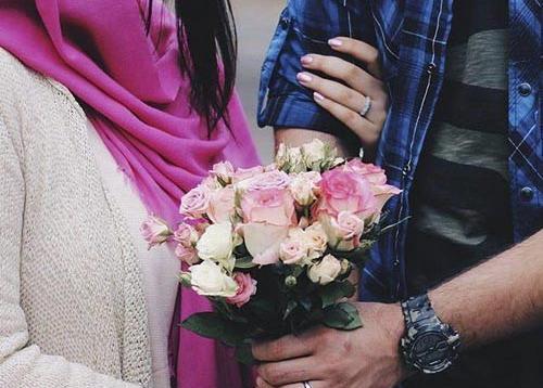 عکس دونفره با دسته گل