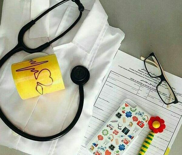 عکس گوشی پزشکی دخترونه برای پروفایل