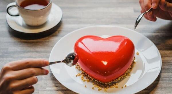 عکس کیک تولد دونفره عاشقانه