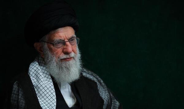عکس رهبر با سید حسن نصرالله