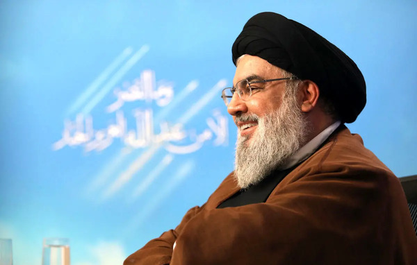 عکس رهبر با سید حسن نصرالله