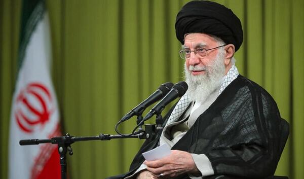 عکس پرچم فلسطین در عینک رهبر