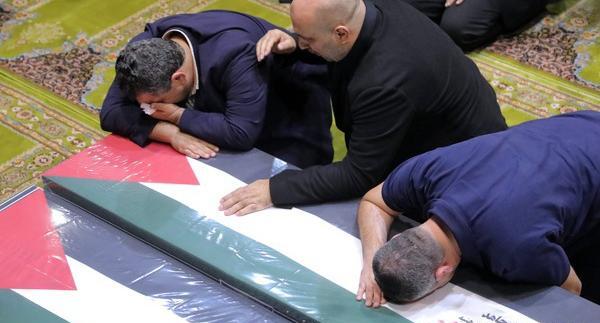 عکس پرچم فلسطین در عینک رهبر