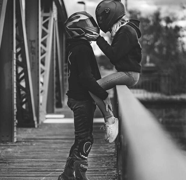 لاکچری عاشقانه دونفره عکس عاشقانه سیاه سفید