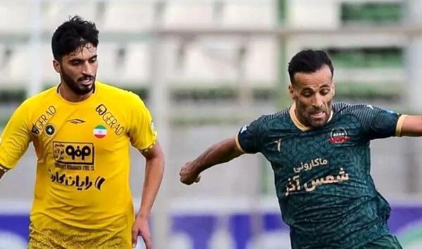عکس آذرپیرا با پرچم فلسطین