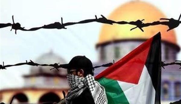 عکس پرچم فلسطین در چشمان رهبر
