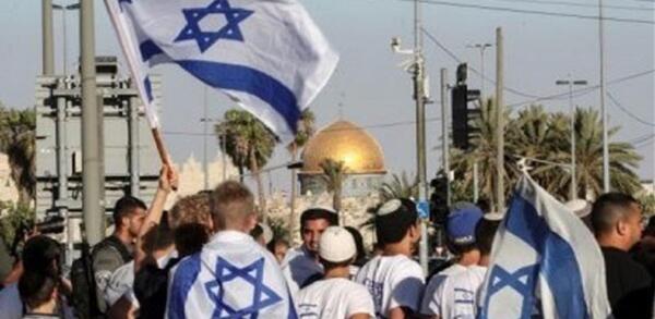 عکس دختر با پرچم فلسطین