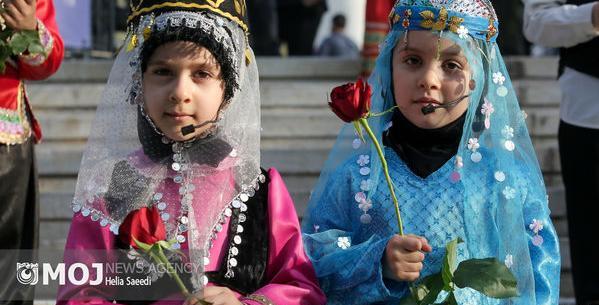 عکس دختر با پرچم فلسطین