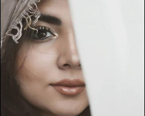 چشم عکس نیم رخ دختر زیبا برای پروفایل