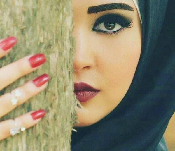چشم عکس نیم رخ دختر زیبا برای پروفایل