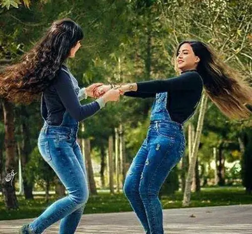 عکس دوستانه دخترانه دونفره