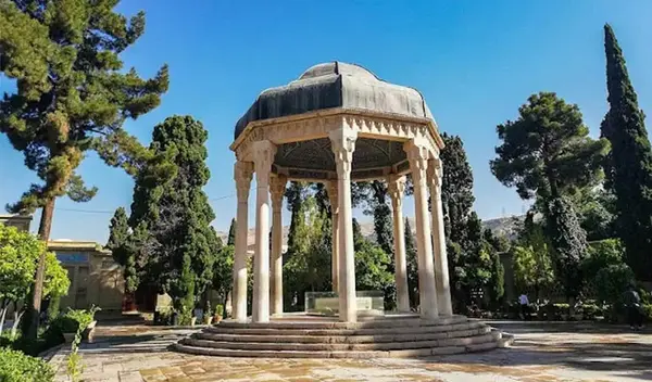 عکس چهارراه حافظیه شیراز