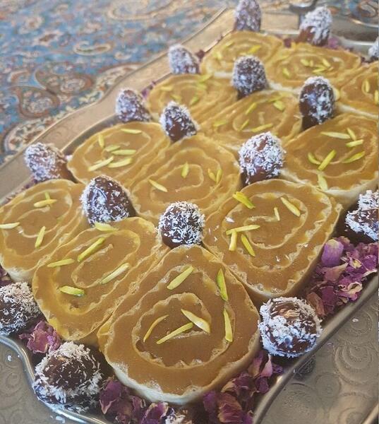 عکس خرما و حلوای مجلسی