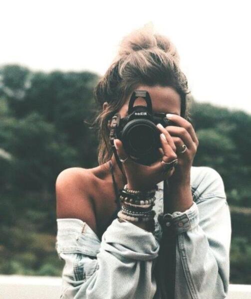 عکس دخترونه با دوربین عکاسی