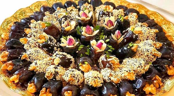 عکس تزیین حلوای آرد برنج