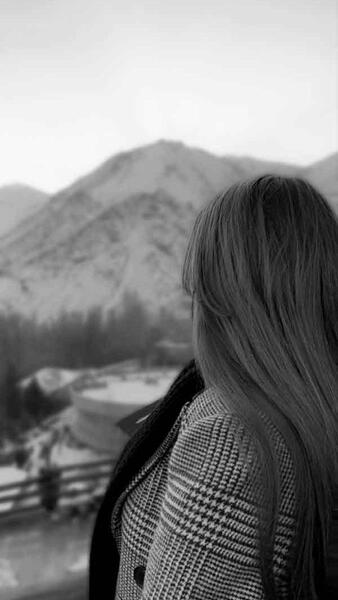 عکس پروفایل زنانه سنگین بدون متن