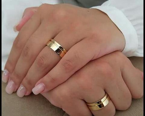 عکس دو دست با حلقه ازدواج