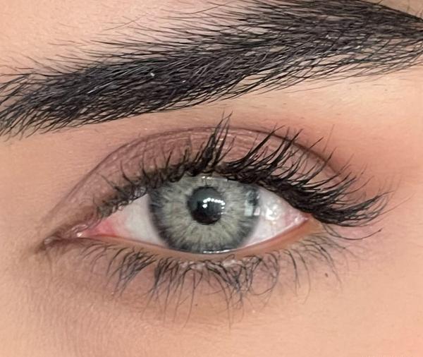 عکس چشم رنگی خاکستری
