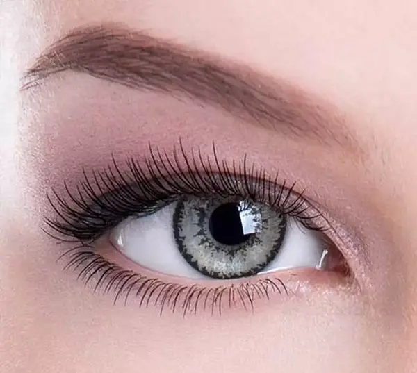 عکس چشم رنگی خاکستری