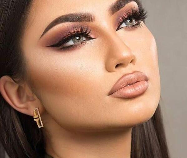 عکس چشم رنگی خاکستری