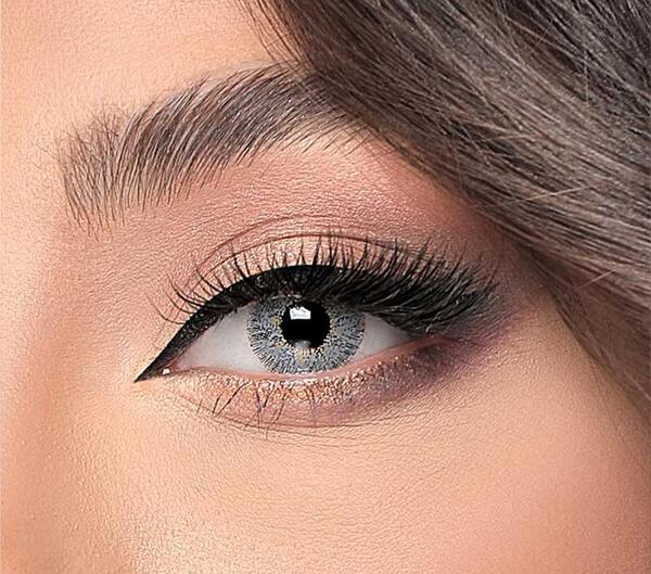 عکس چشم رنگی خاکستری