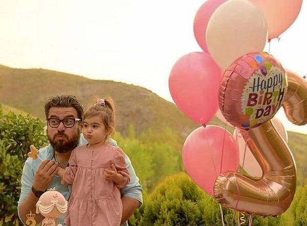 نمونه عکس تولد کودک در فضای باز