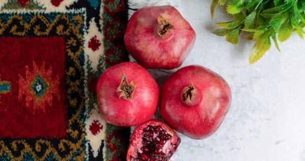 عکس خنده دار تبریک شب یلدا
