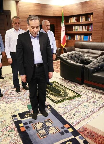 عکس خنده دار ظریف و پزشکیان