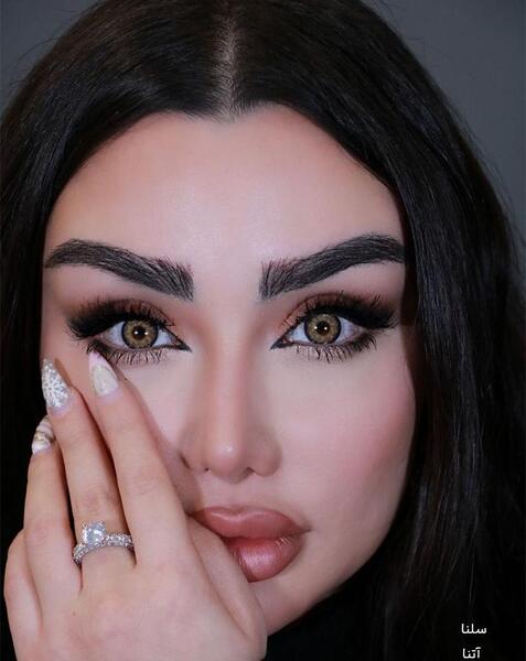 عکس رنگ چشم عسلی روشن