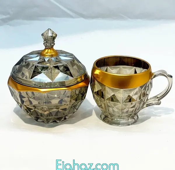 عکس لیوان چای لب طلایی