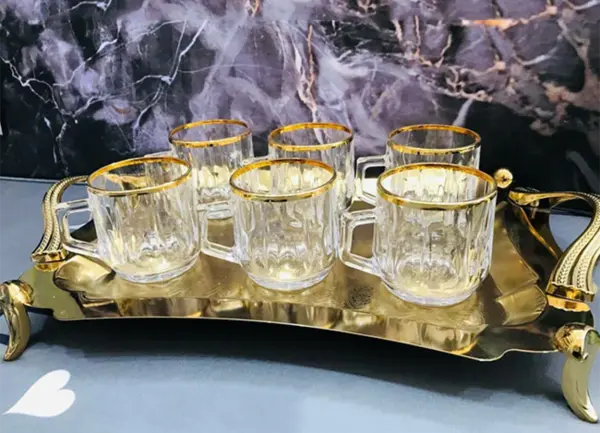 عکس لیوان چای لب طلایی
