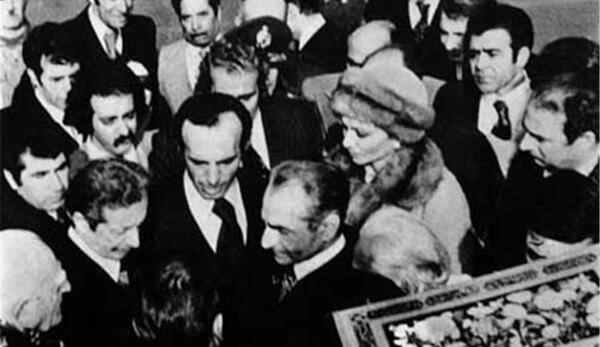 عکس خنده دار محمدرضا شاه