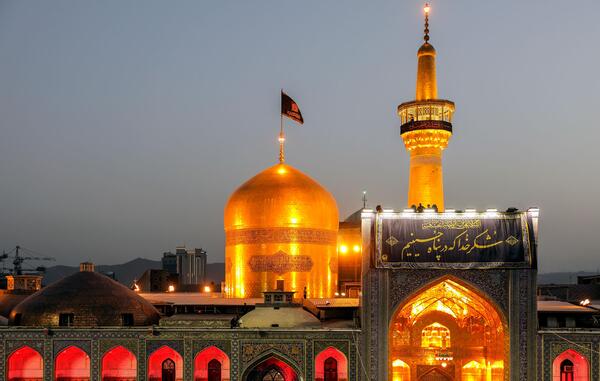 عکس حرم امام رضا با گل نرگس