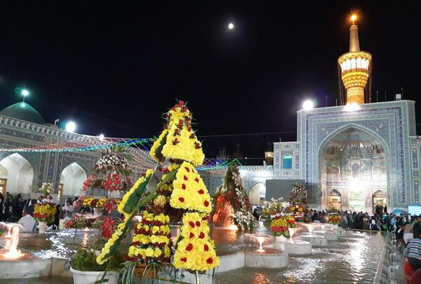 عکس حرم امام رضا در شب میلاد