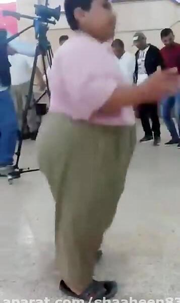 عکس خنده دار مرد چاق