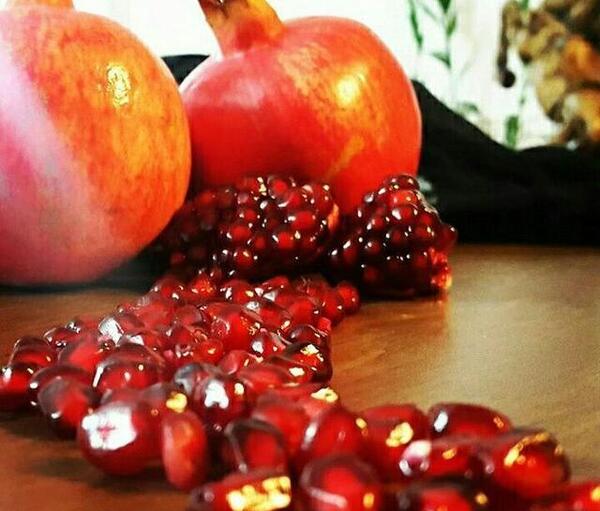 عکس انار و حافظ