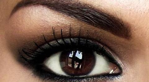 عکس چشم های قهوه ای تیره
