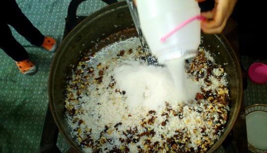 عکس حلوا گردویی گرگان