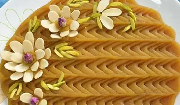 عکس حلوای آرد نخودچی