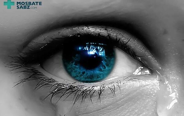 عکس چشم با اشک طبیعی