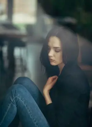 عکس تصویر زمینه دخترانه غمگین