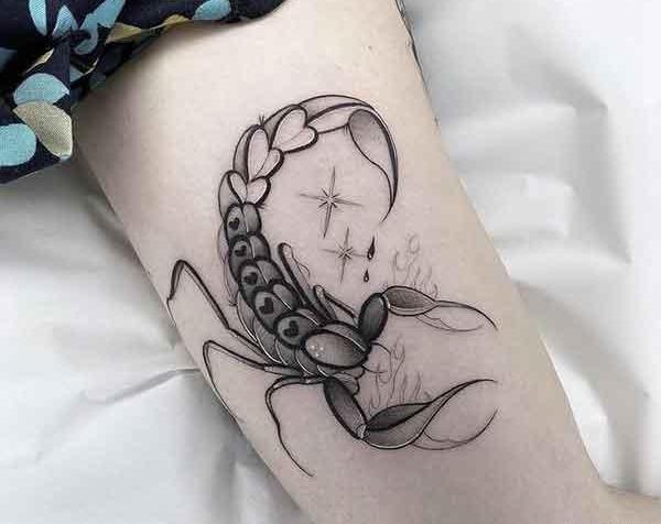 عکس تاتو عقرب روی پا