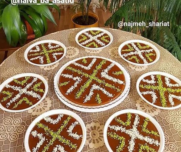 عکس تزیین حلوا با خلال پسته و بادام