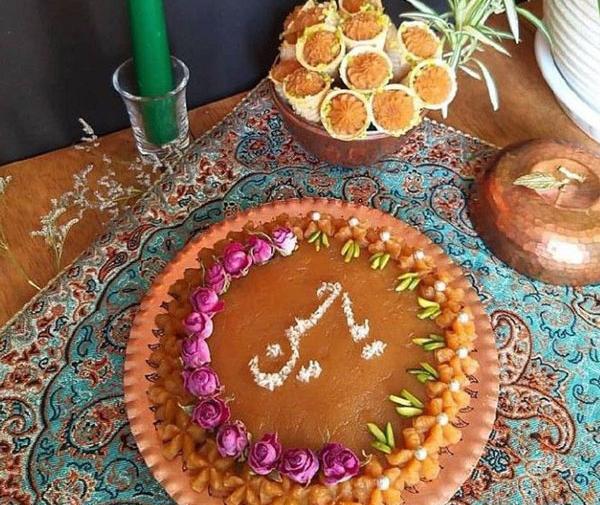 تزیین حلوا با قاشق و چنگال عکس