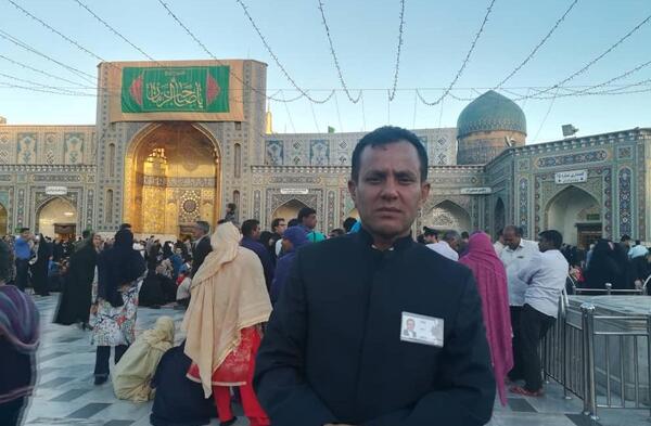 عکس خادم خانم حرم امام رضا