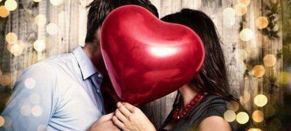 ژست عکس تولد دونفره در طبیعت