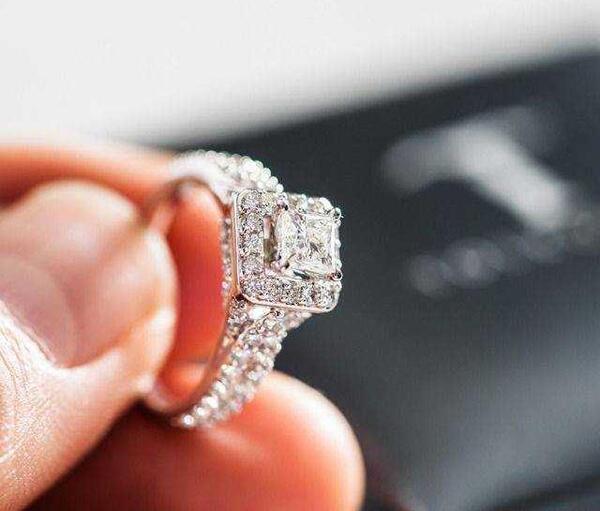 عکس حلقه ازدواج گلزار