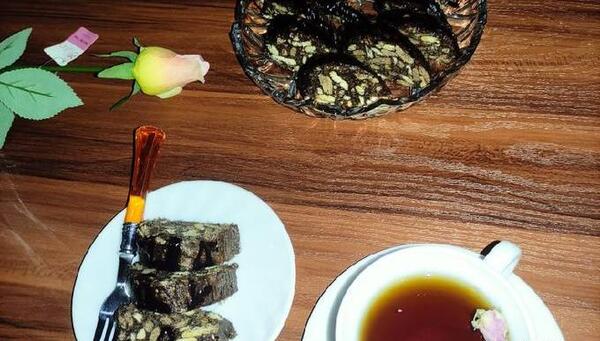 عکس چای و کیک عصرانه